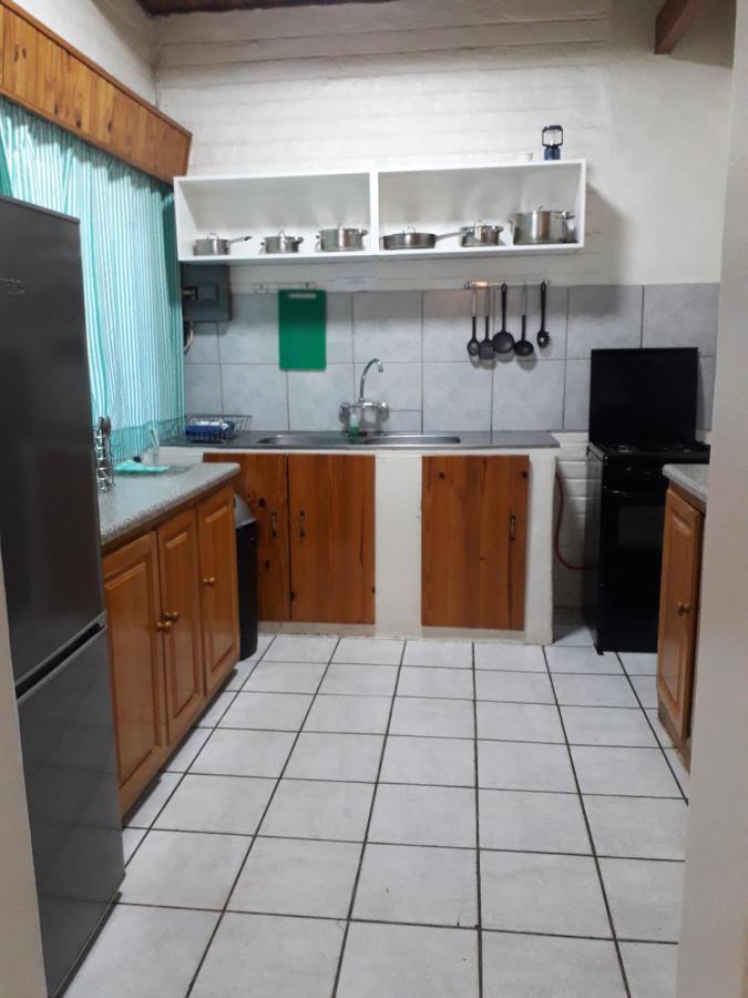 Protea Park Self Catering Guesthouse Rustenburg Exterior foto