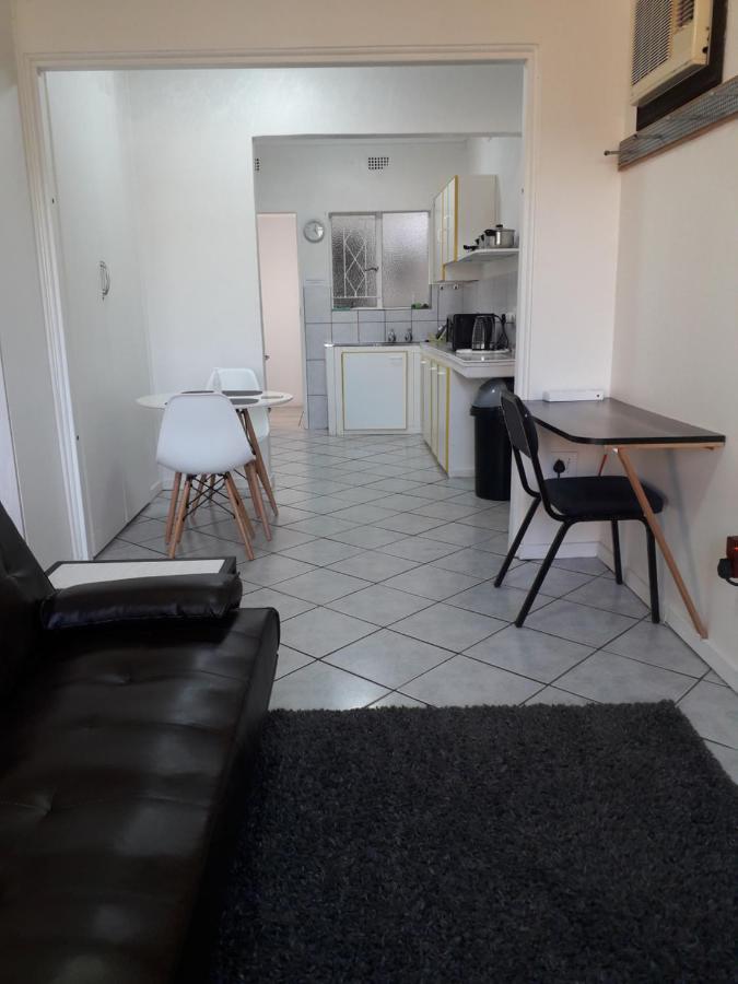 Protea Park Self Catering Guesthouse Rustenburg Exterior foto