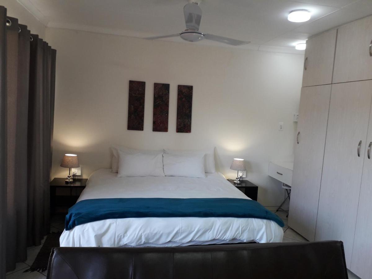 Protea Park Self Catering Guesthouse Rustenburg Exterior foto